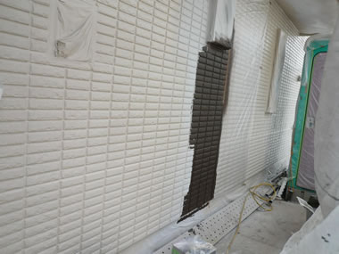 新築3階建1K11室　ピュア氷川台三番館　外壁下塗り工事中